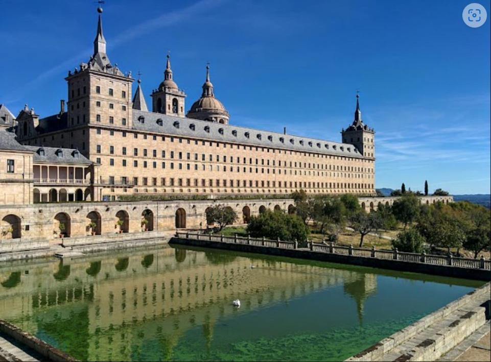Villa Familiar Con Piscina Valdemorillo